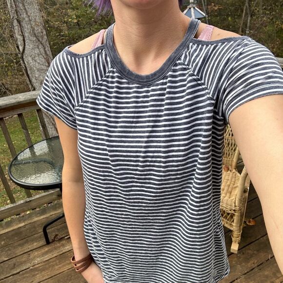 Tommy Hilfiger Sport Dark Gray and White Striped Cold Shoulder Tee - Picture 5 of 8